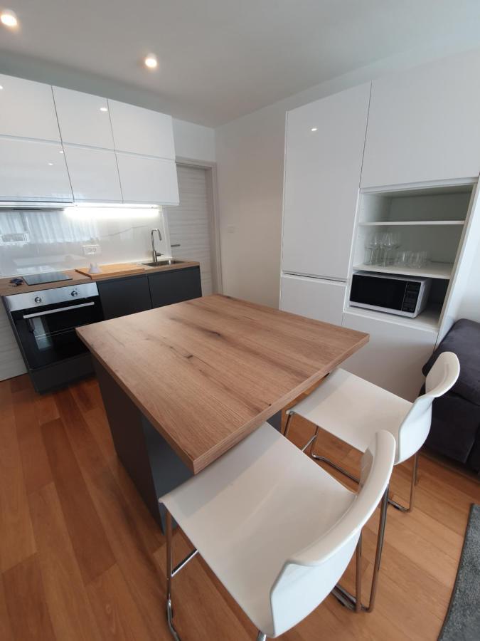 Apartman Leona 4*, Kantrida Rijeka Exteriör bild