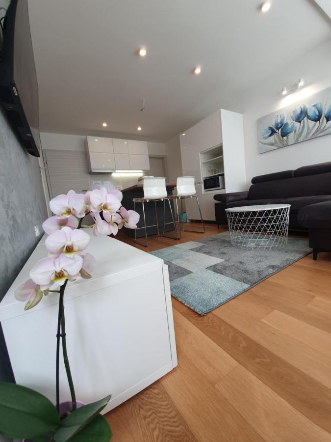 Apartman Leona 4*, Kantrida Rijeka Exteriör bild