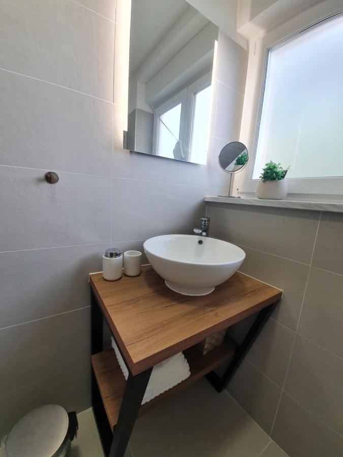 Apartman Leona 4*, Kantrida Rijeka Exteriör bild